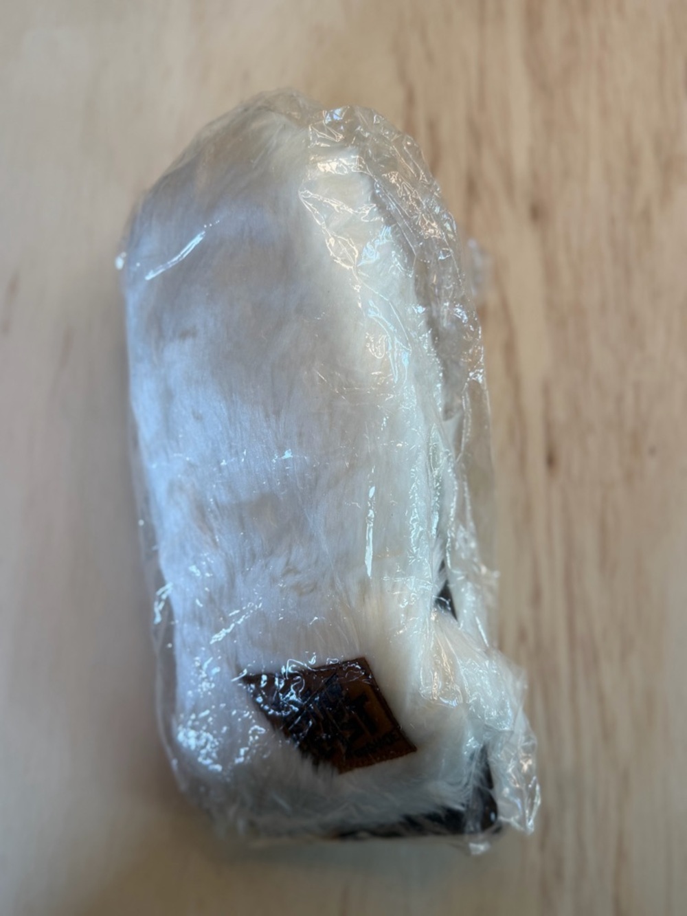 NWT White Faux Fur Grenade Gloves - Picture 3 of 6
